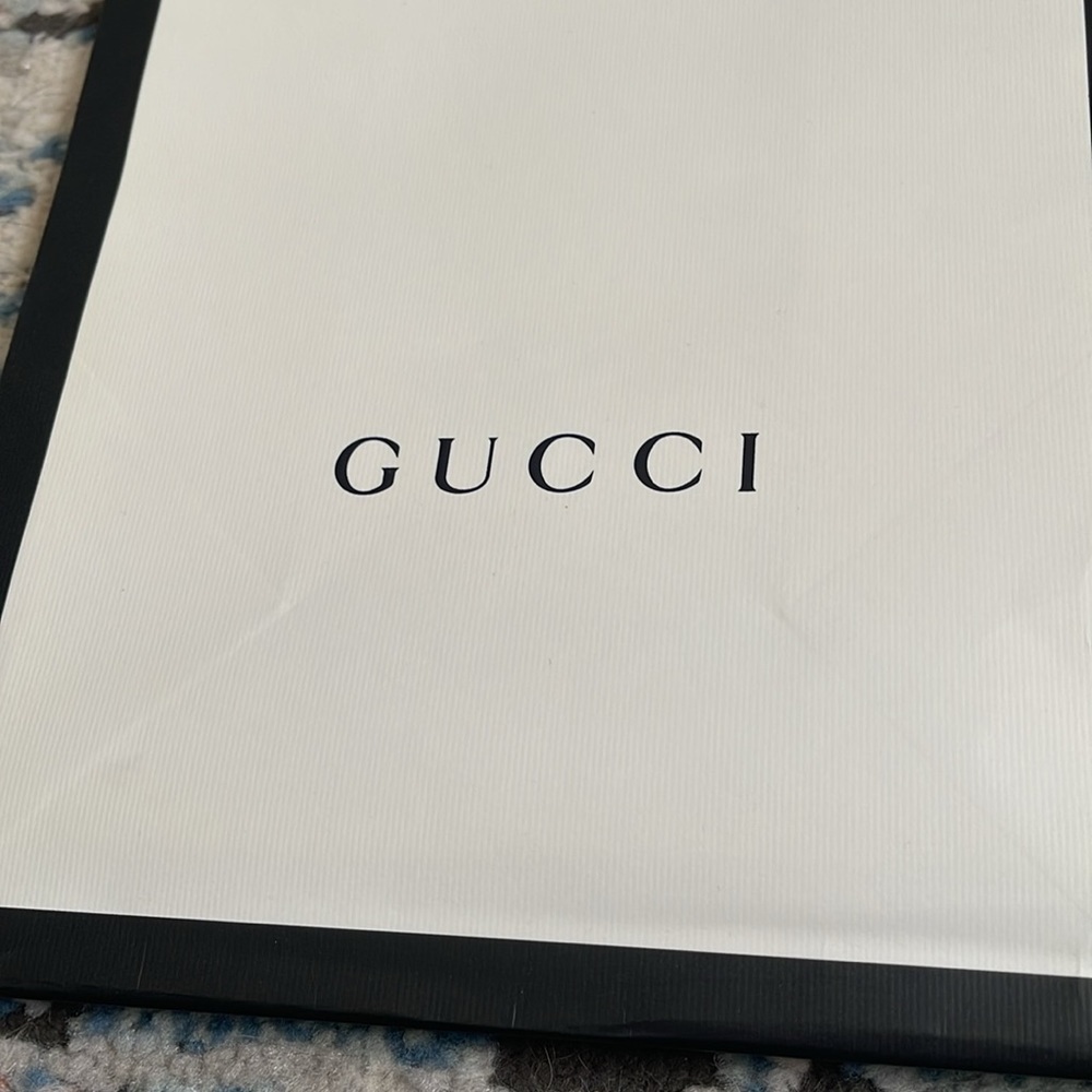 Gucci shopping bags empty - Picture 2 of 3